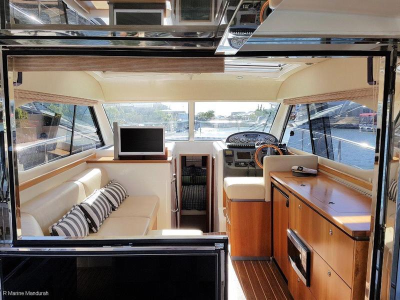 Riviera 3600 Sport Yacht ** UNDER OFFER IN 6 DAYS *** $265,500 ***