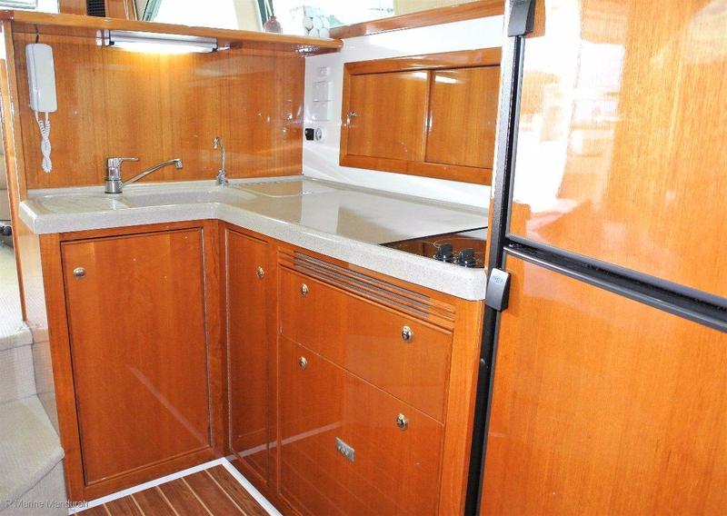 Riviera 42 Flybridge *** OUTSTANDING CONDITION ***$459,000***