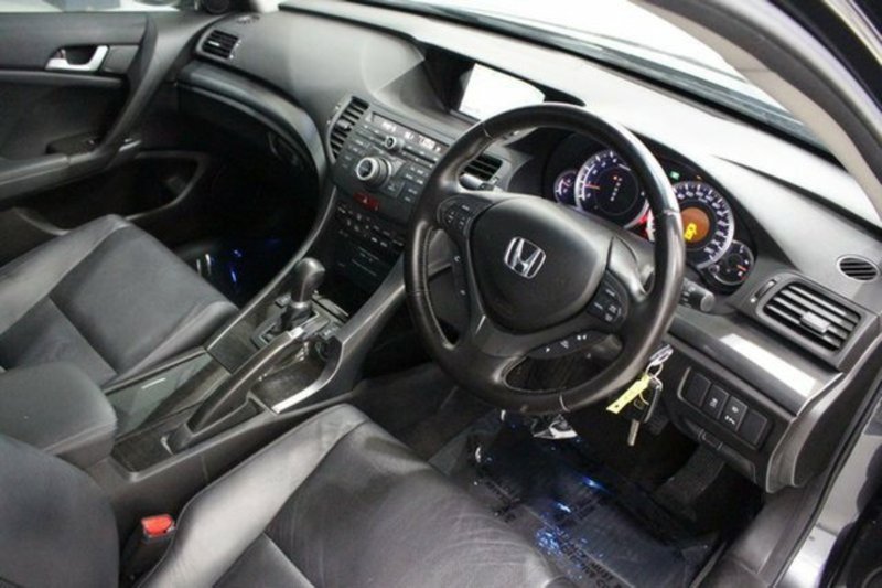 2011 HONDA ACCORD EURO LUXURY NAVI 10 MY11