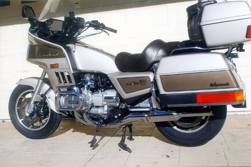 1985 HONDA GL 1200AE (GOLDWING ASPENCADE)