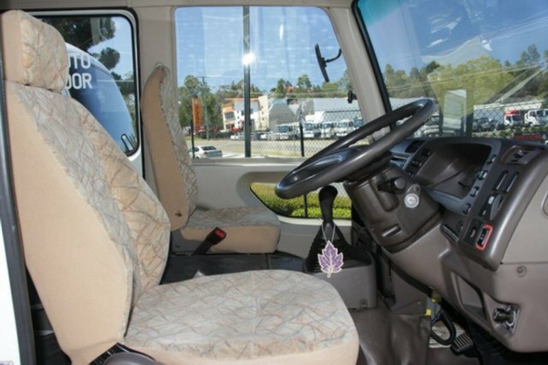 2007 MITSUBISHI Rosa Bus