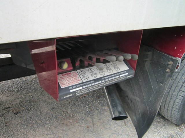 1988 FORD F450 5 SP MANUAL 2D CAB CHASSIS