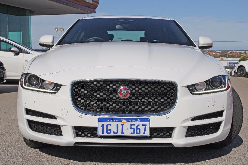 2015 JAGUAR XE 25T PRESTIGE X760