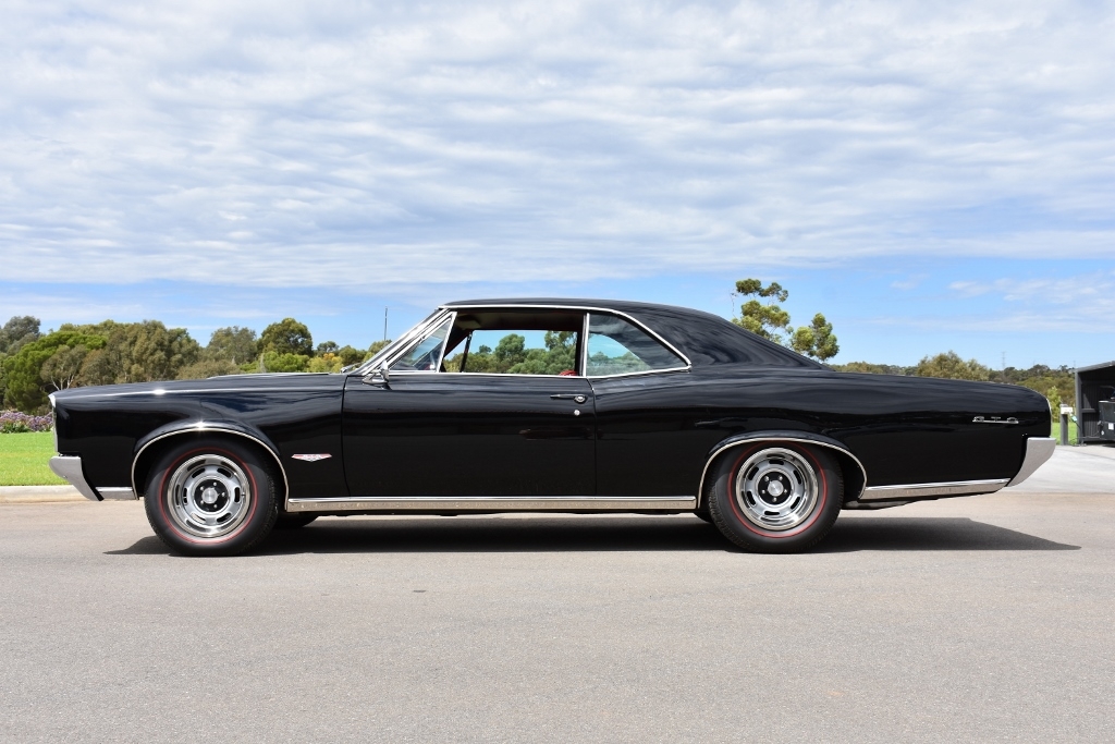 1966 PONTIAC GTO TRI-POWER COUPE