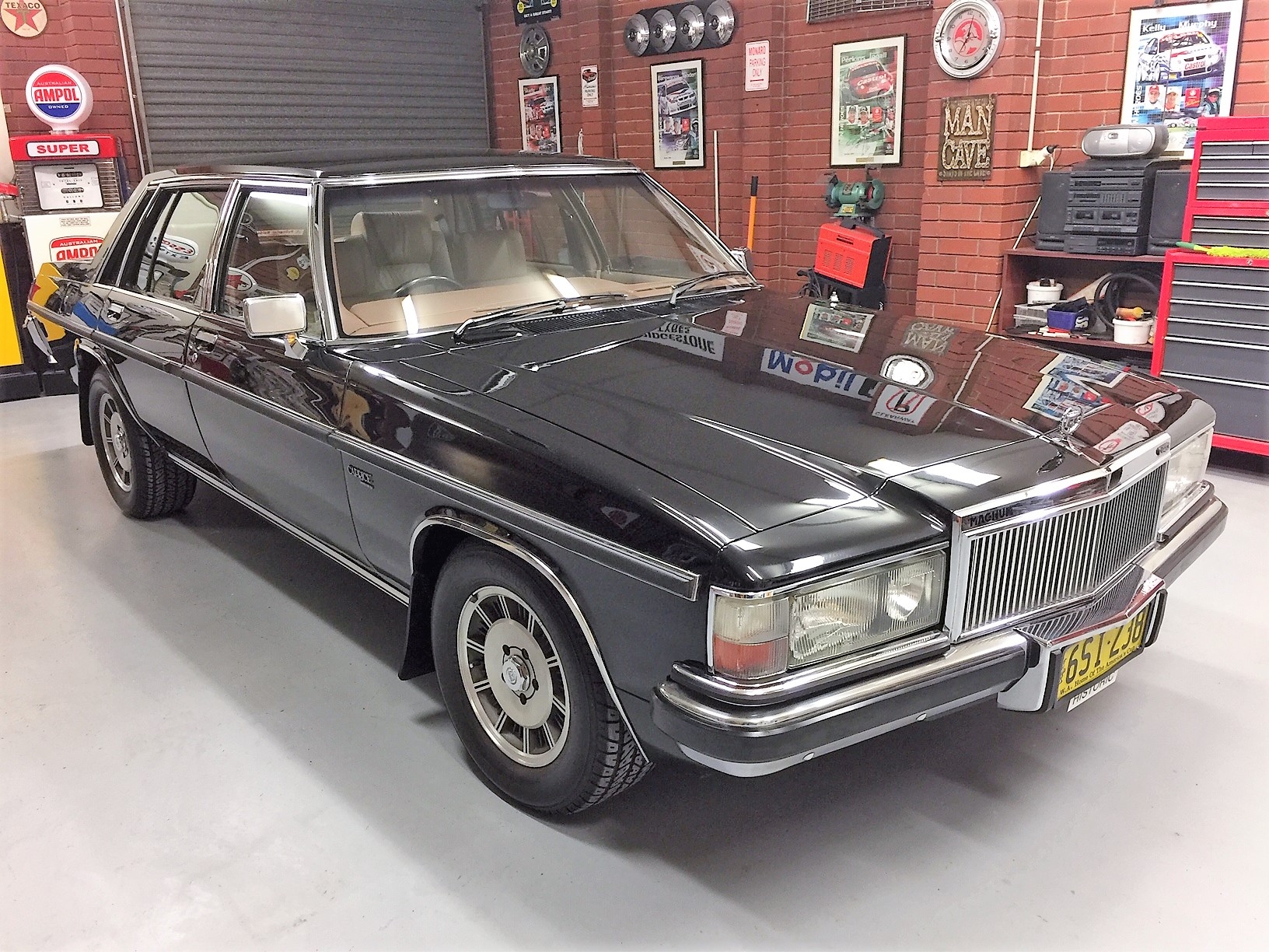 1984 HOLDEN DEALER TEAM STATESMAN CAPRICE MAGNUM WB SEDAN