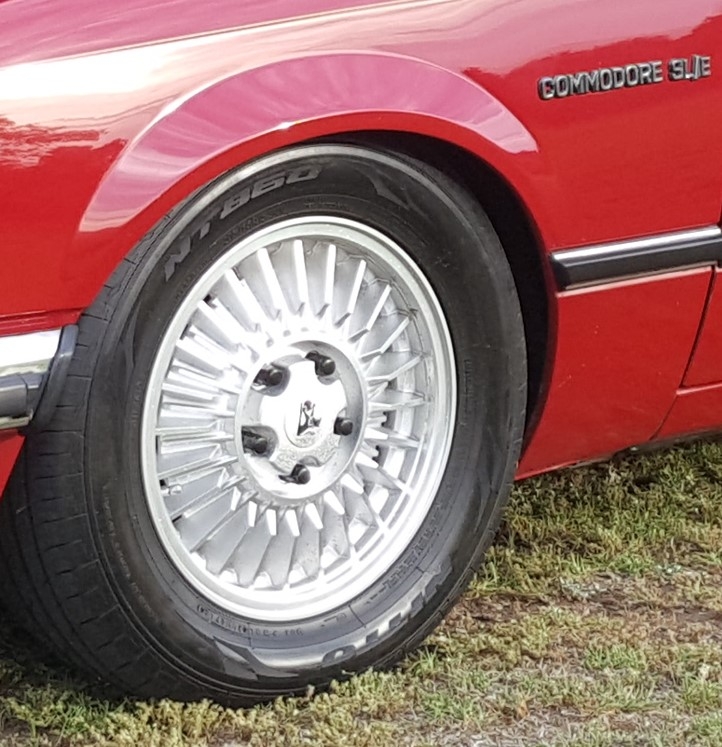 1979 HOLDEN COMMODORE VB SL/E SEDAN