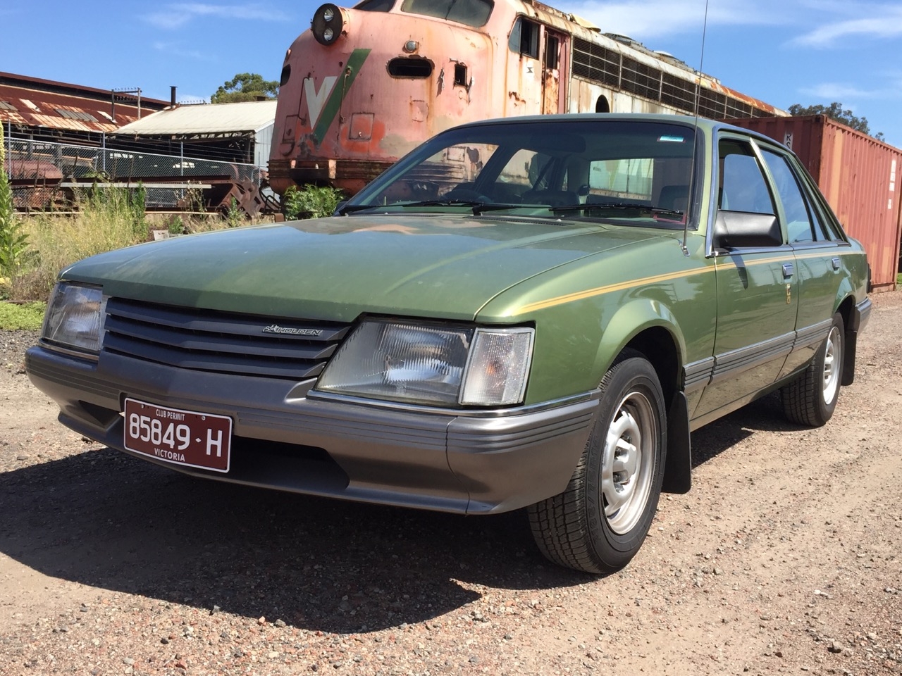 1984 HOLDEN COMMODORE VK SL SEDAN