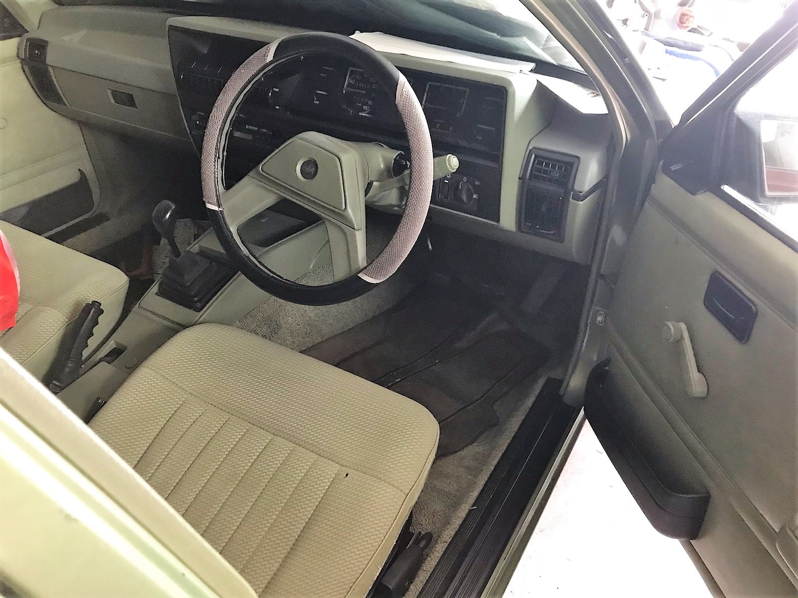 1984 HOLDEN COMMODORE VK SL SEDAN