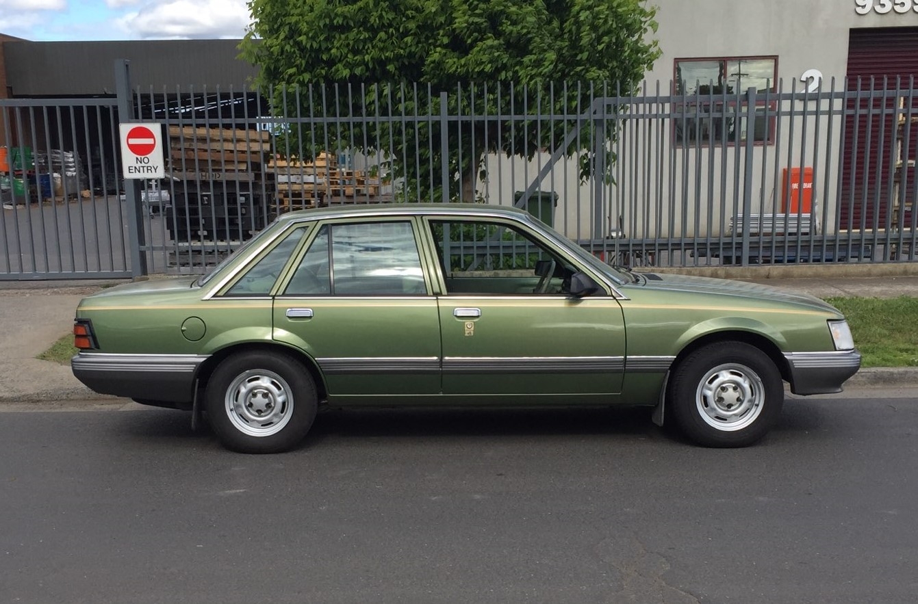 1984 HOLDEN COMMODORE VK SL SEDAN