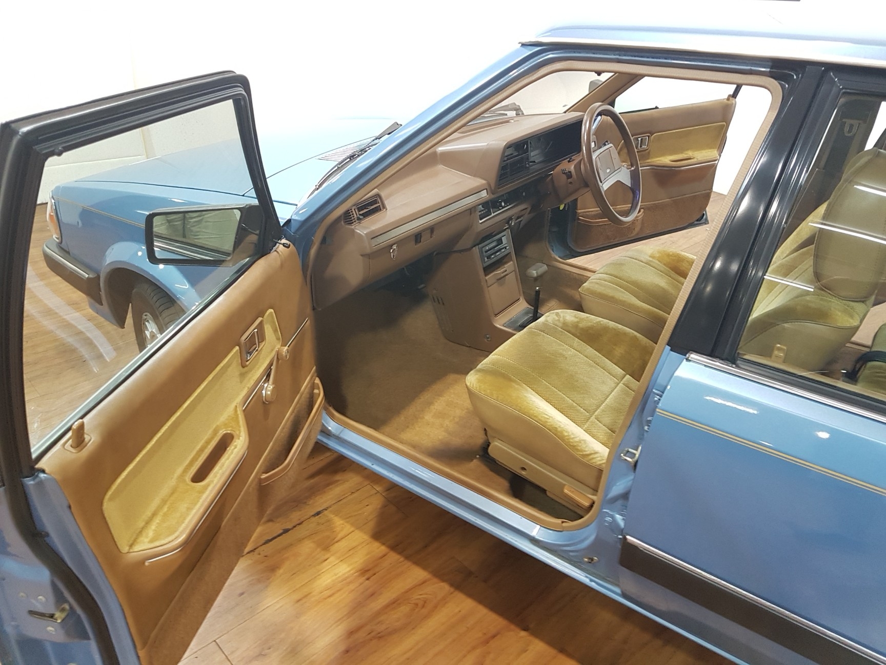 1983 FORD LASER KB GHIA 3 SPEED AUTO HATCHBACK