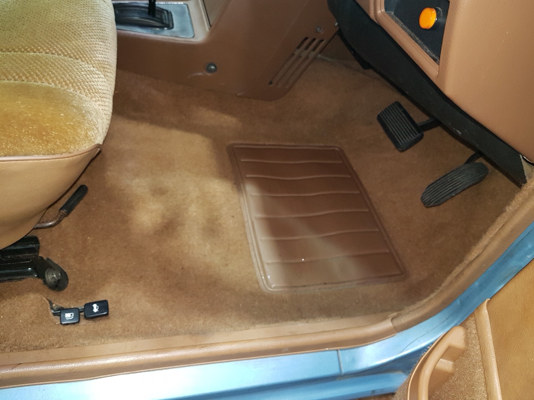 1983 FORD LASER KB GHIA 3 SPEED AUTO HATCHBACK