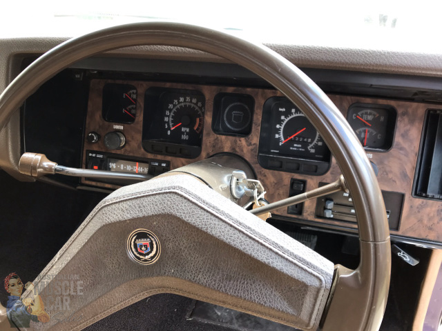 1972 HOLDEN STATESMAN CUSTOM HQ 3 SPEED MANUAL SEDAN
