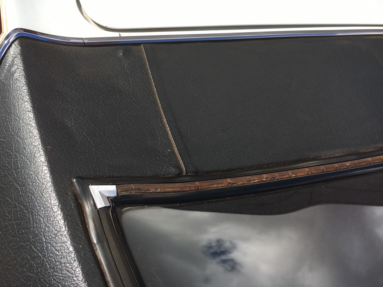 1974 CHRYSLER VALIANT VJ HARDTOP 3 SPEED AUTO COUPE