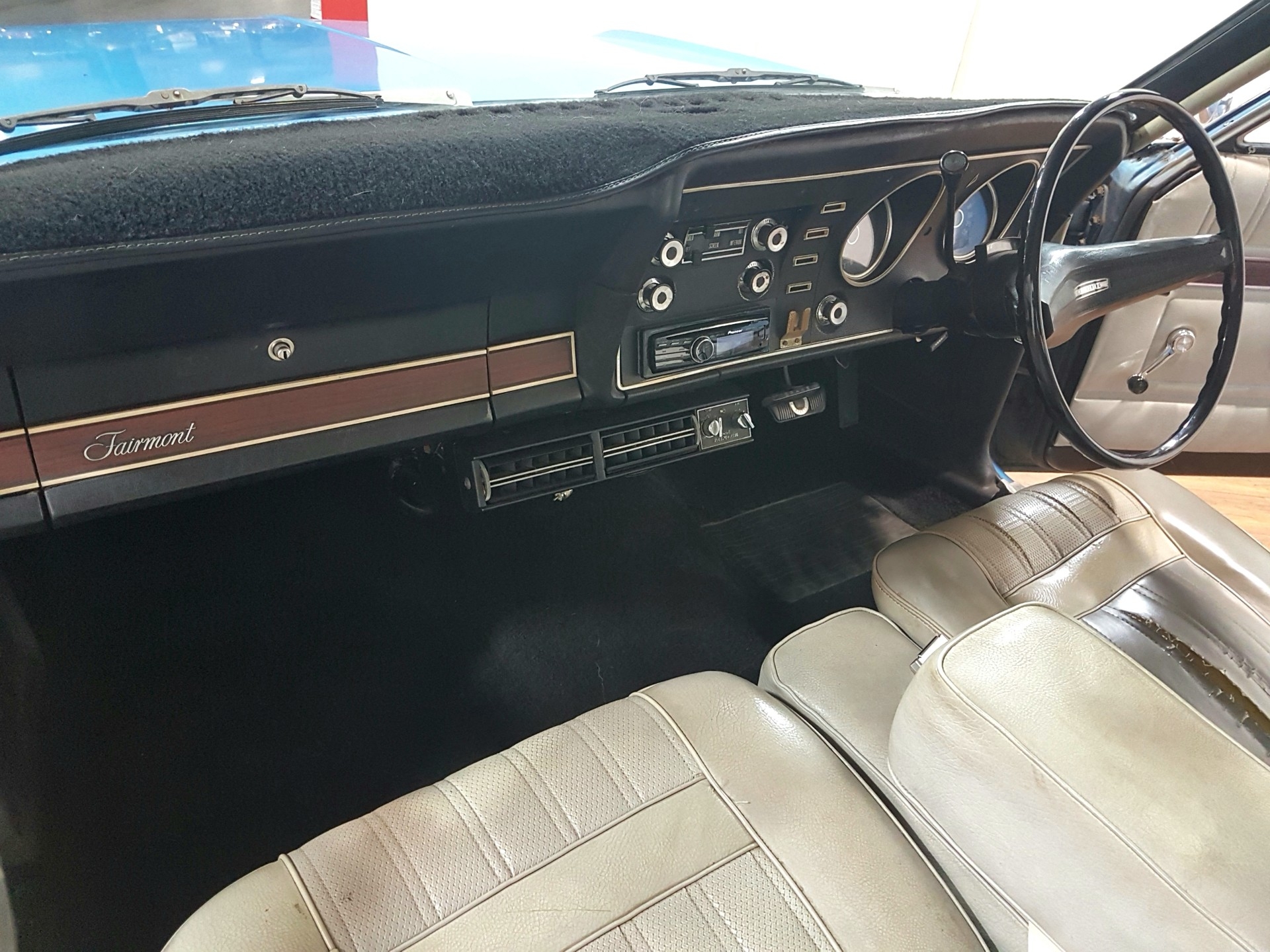 1971 FORD FAIRMONT XY 3 SPEED AUTO WAGON