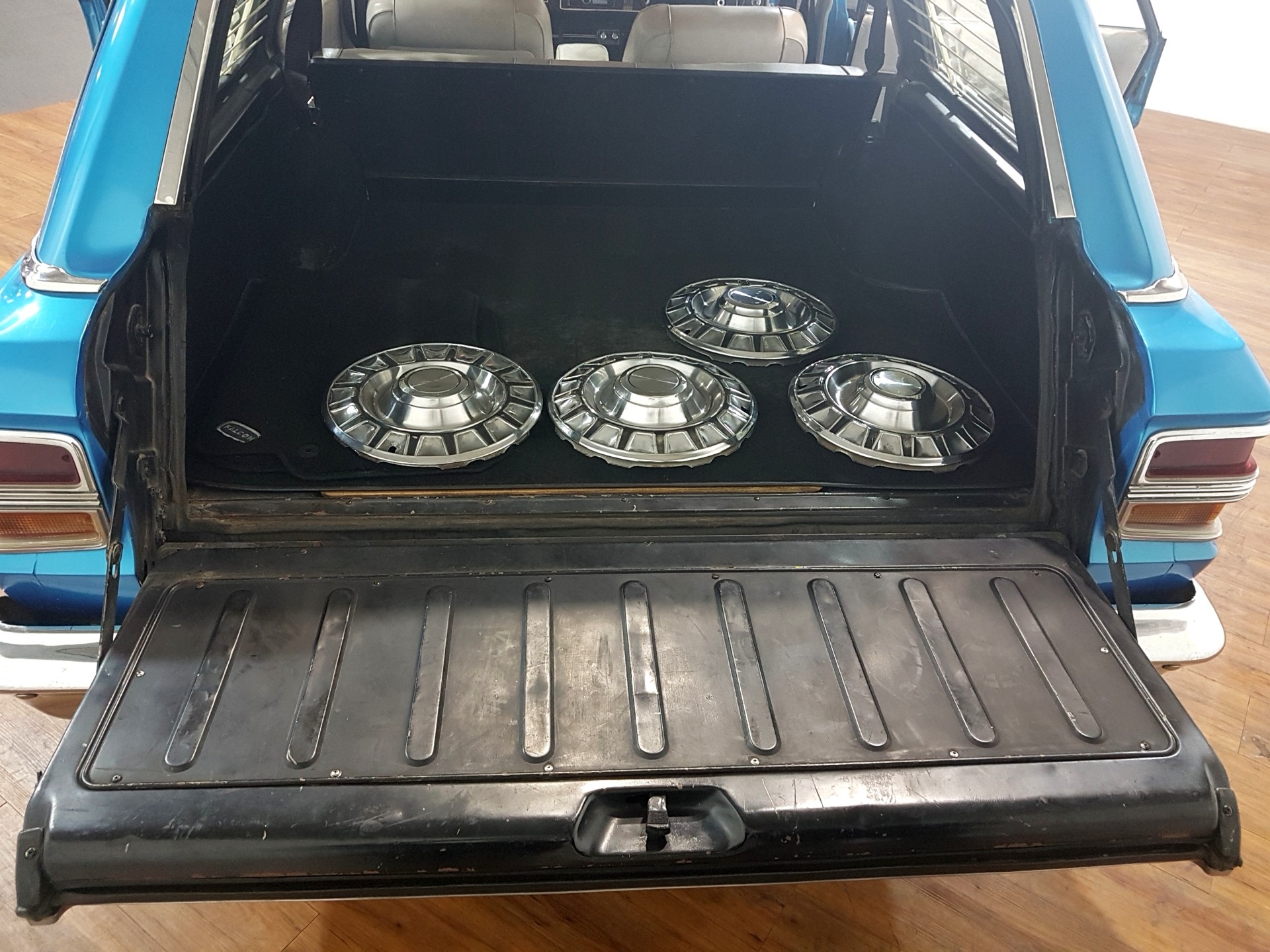 1971 FORD FAIRMONT XY 3 SPEED AUTO WAGON
