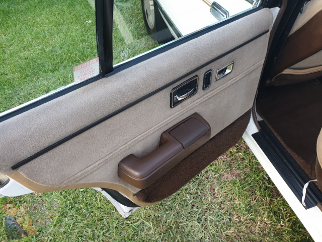 1982 HOLDEN COMMODORE VH SL/E 3 SPEED AUTOMATIC SEDAN