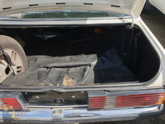 1982 HOLDEN COMMODORE VH SL/E 3 SPEED AUTOMATIC SEDAN