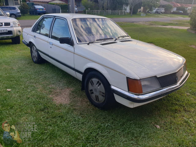1982 HOLDEN COMMODORE VH SL/E 3 SPEED AUTOMATIC SEDAN