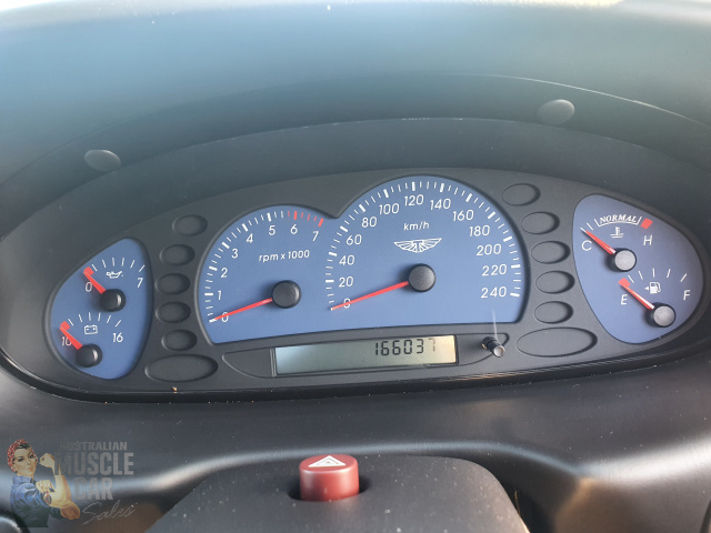 2002 TICKFORD AU TE50 4 SPEED AUTOMATIC SEDAN