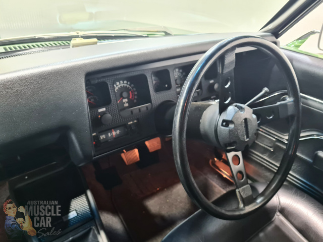 1974 HOLDEN SANDMAN HQ 4 SPEED MANUAL PANEL VAN