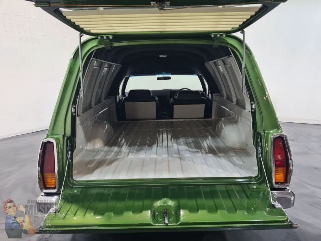 1974 HOLDEN SANDMAN HQ 4 SPEED MANUAL PANEL VAN