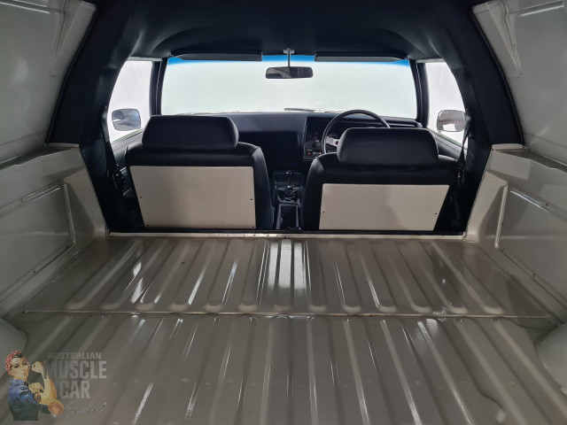1974 HOLDEN SANDMAN HQ 4 SPEED MANUAL PANEL VAN