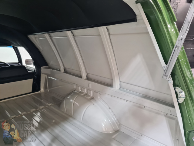 1974 HOLDEN SANDMAN HQ 4 SPEED MANUAL PANEL VAN