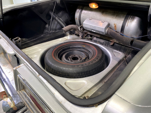 1977 FORD LTD P6 SILVER MONARCH P6 3 SPEED AUTOMATIC SEDAN