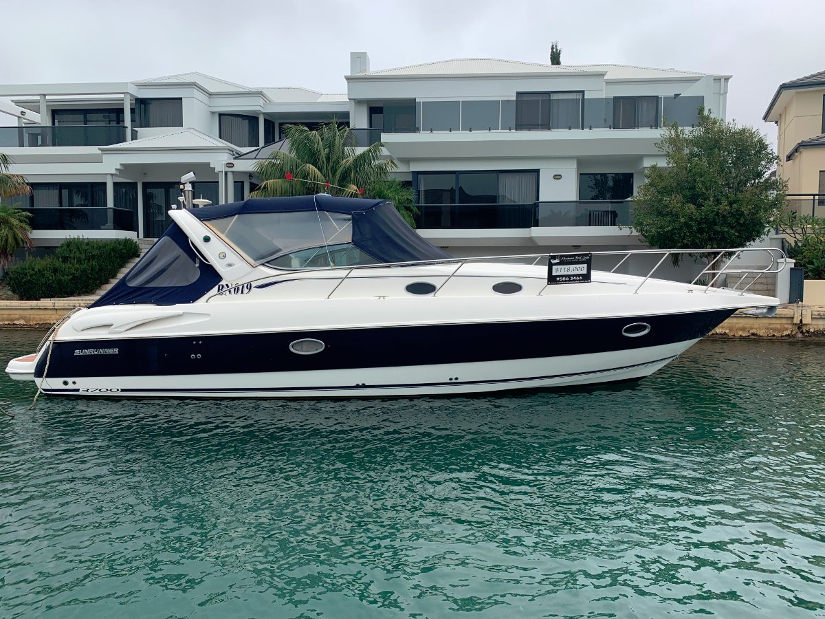2001 SUNRUNNER 3700 CRUISER
