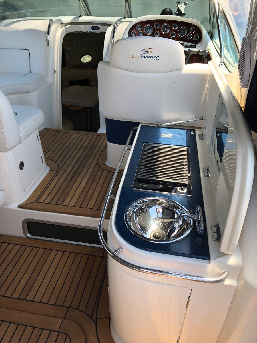 2001 SUNRUNNER 3700 CRUISER
