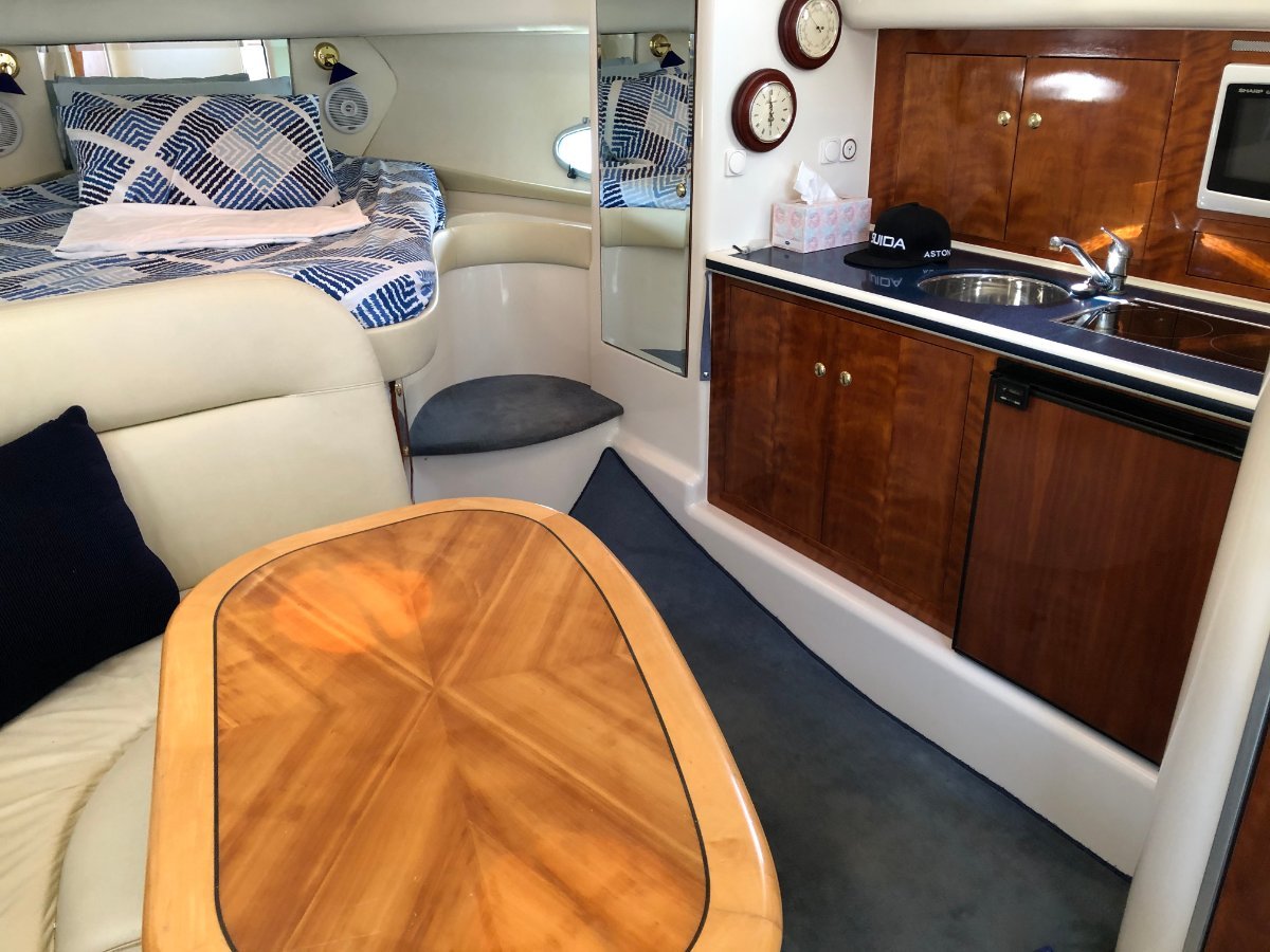 2001 SUNRUNNER 3700 CRUISER