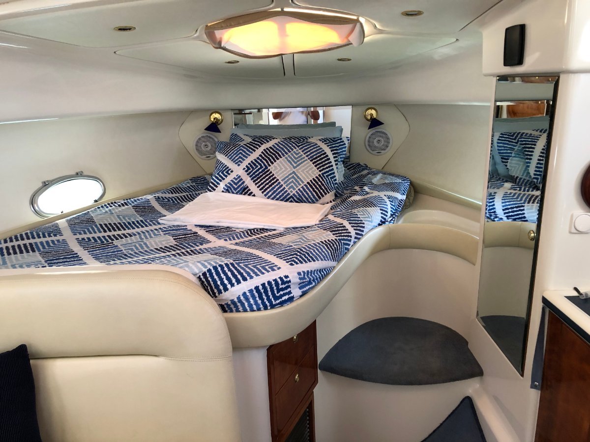 2001 SUNRUNNER 3700 CRUISER