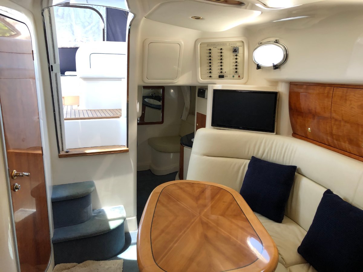 2001 SUNRUNNER 3700 CRUISER