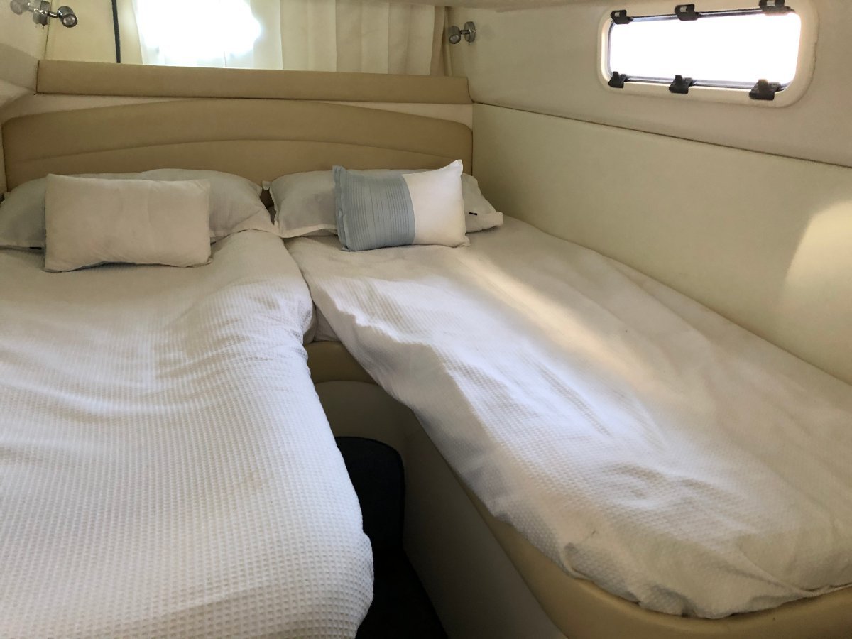 2001 SUNRUNNER 3700 CRUISER