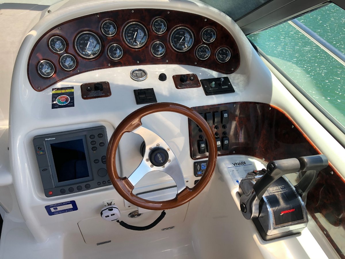 2001 SUNRUNNER 3700 CRUISER