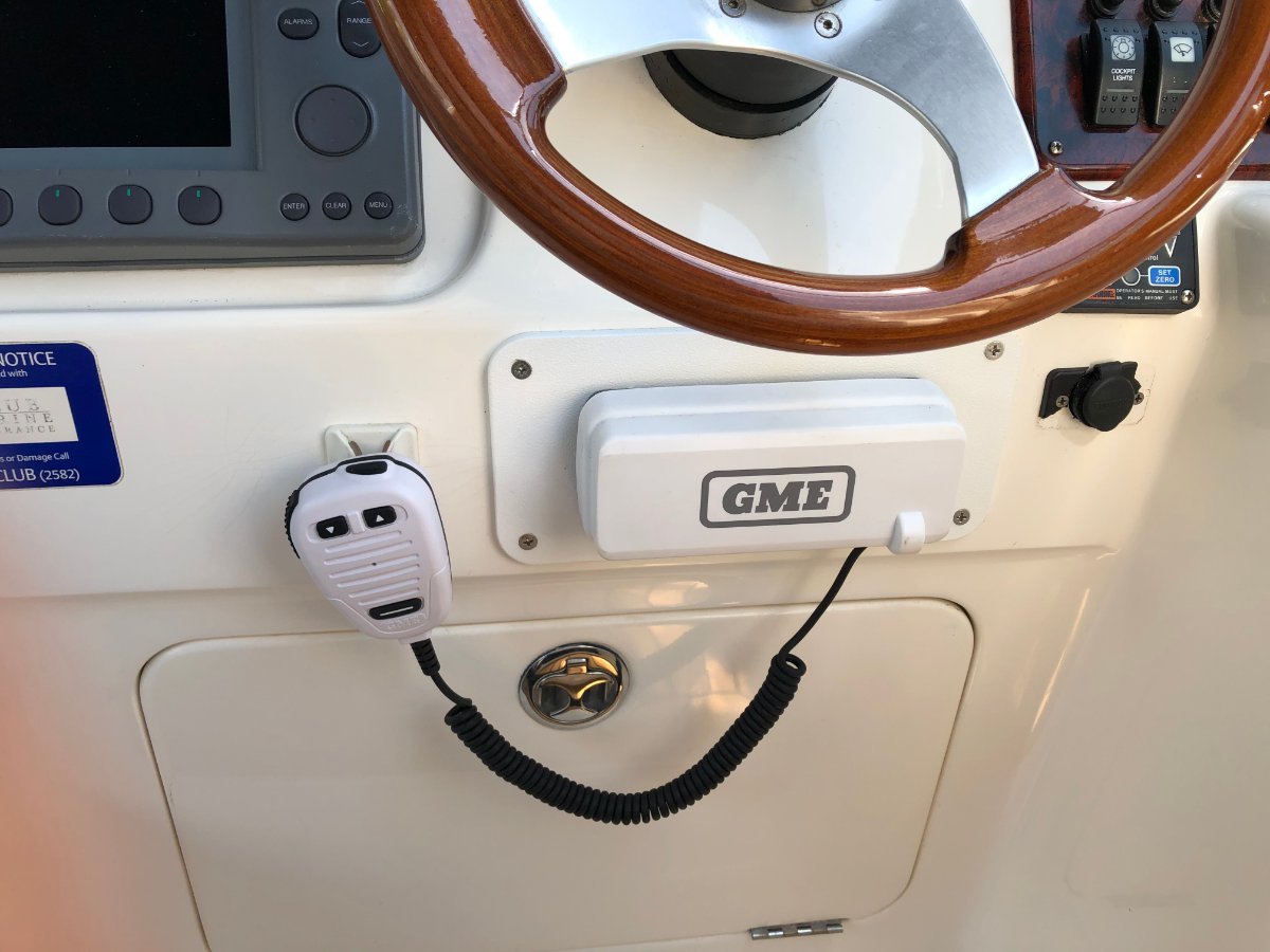 2001 SUNRUNNER 3700 CRUISER