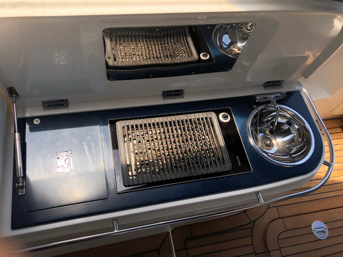 2001 SUNRUNNER 3700 CRUISER