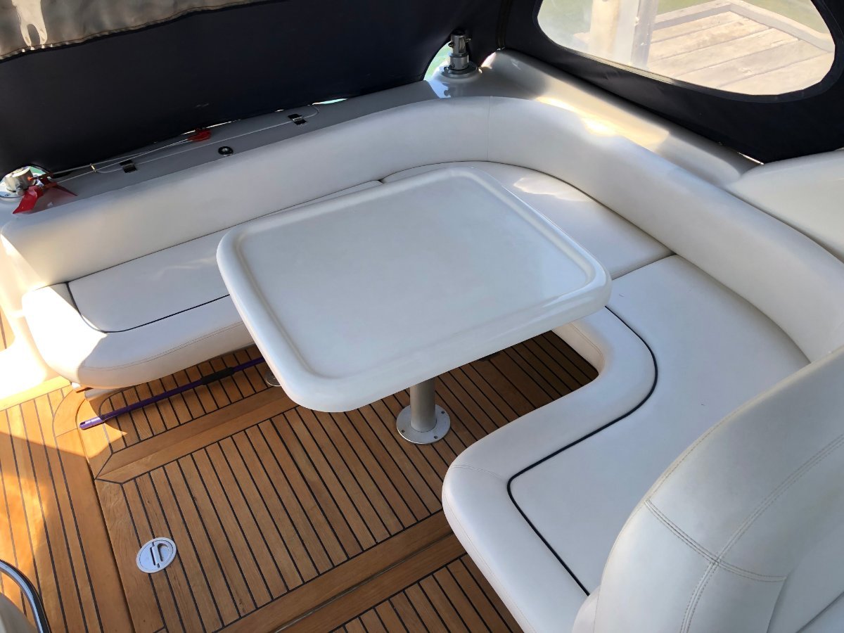 2001 SUNRUNNER 3700 CRUISER