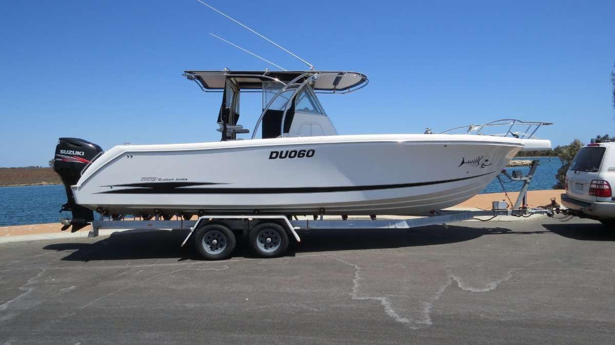 2008 FURY 282 CENTRE CONSOLE