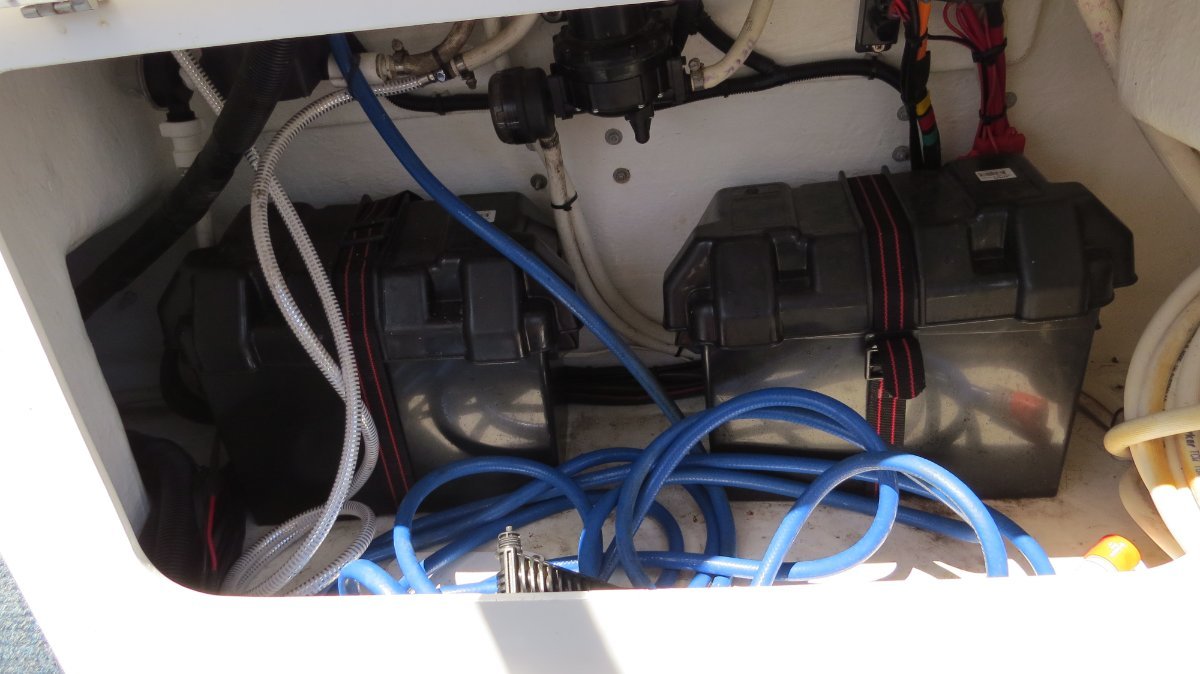 2008 FURY 282 CENTRE CONSOLE