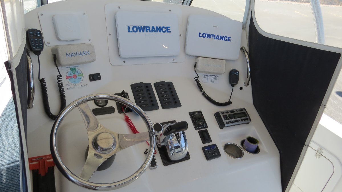 2008 FURY 282 CENTRE CONSOLE