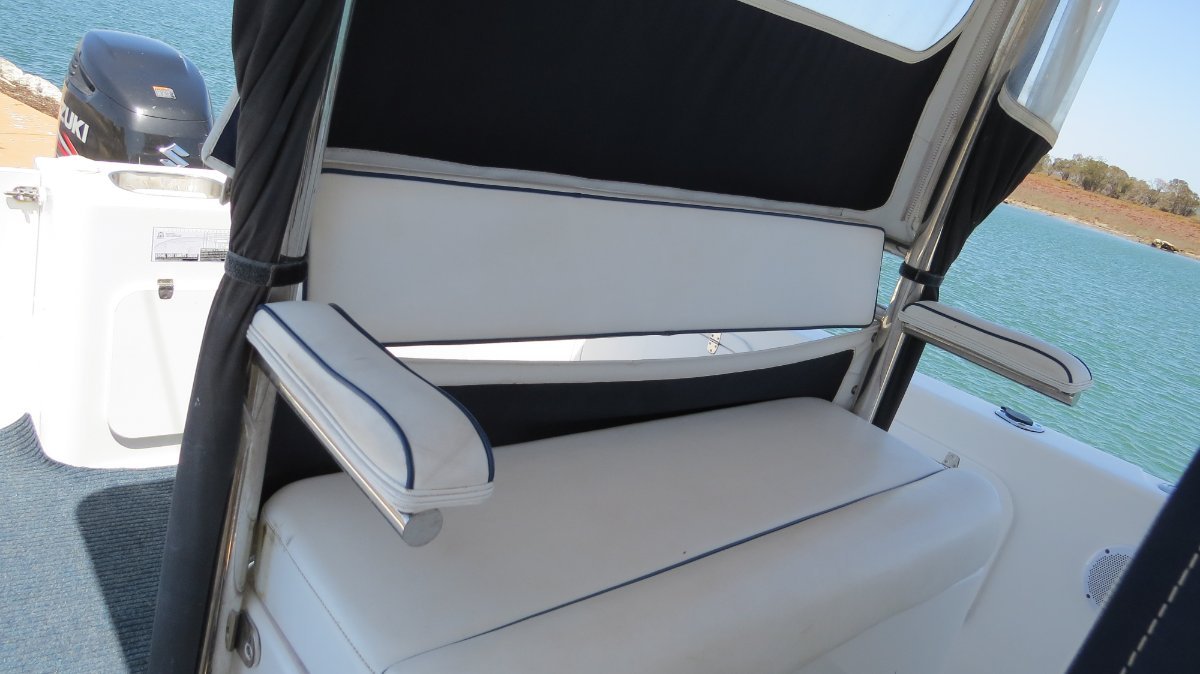 2008 FURY 282 CENTRE CONSOLE