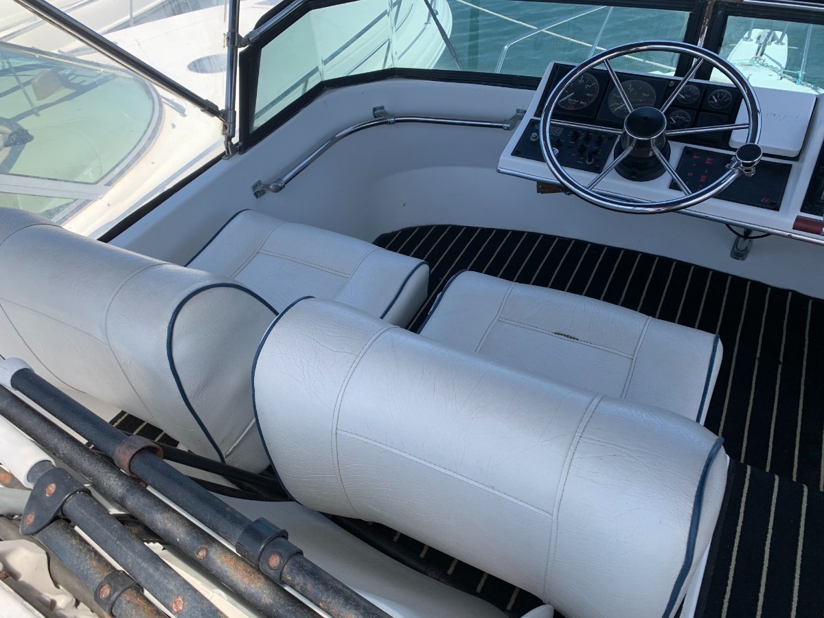 BAYLINER 2556 FLYBRIDGE