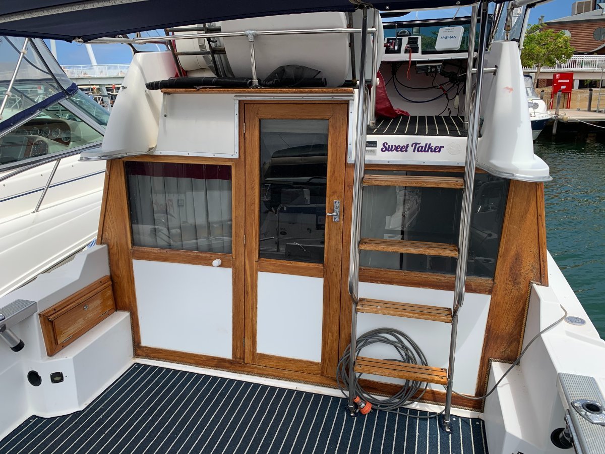 BAYLINER 2556 FLYBRIDGE