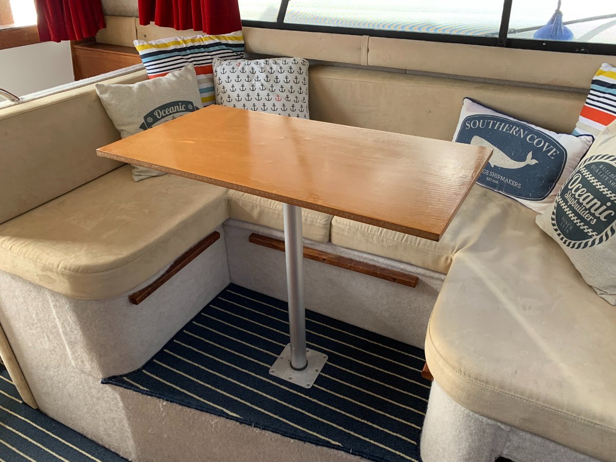 BAYLINER 2556 FLYBRIDGE