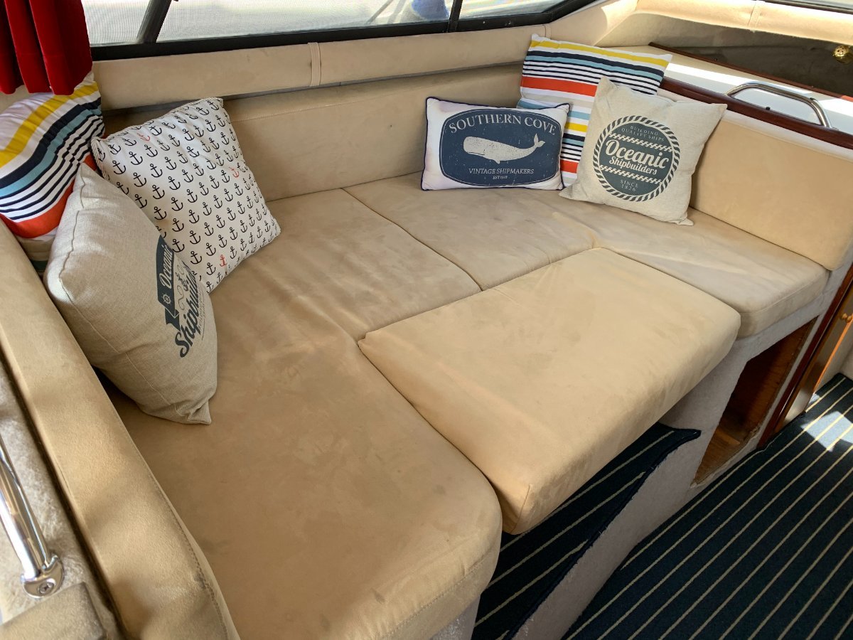 BAYLINER 2556 FLYBRIDGE