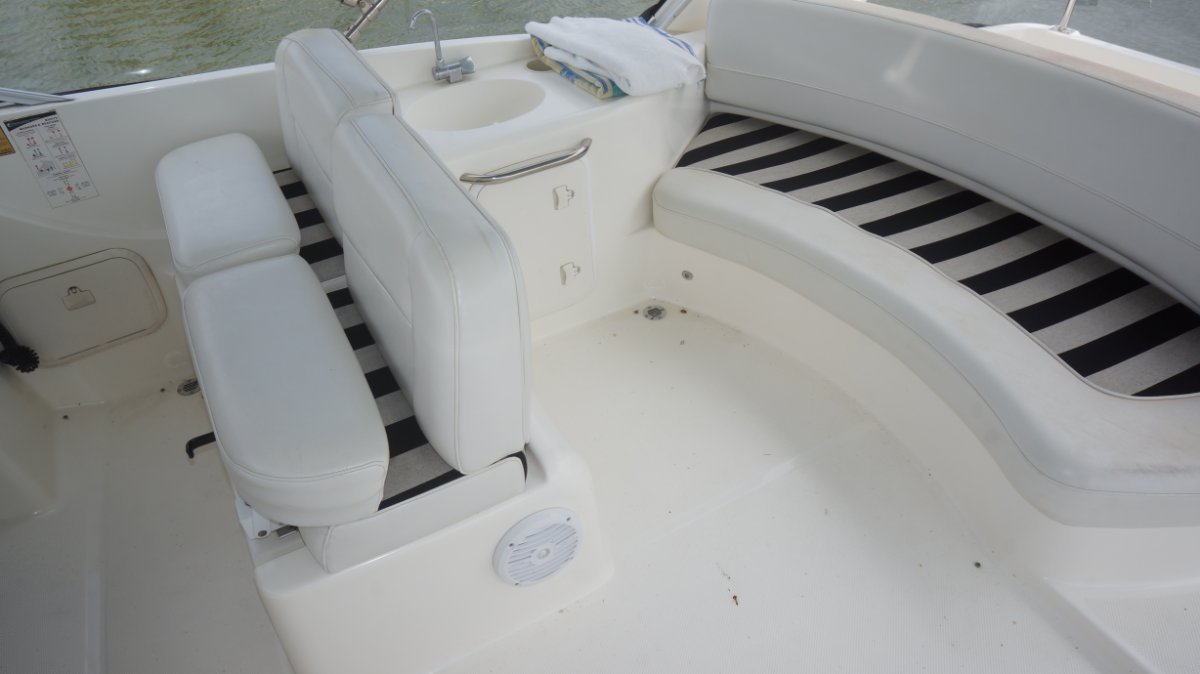 2005 MERIDIAN 411 FLYBRIDGE CRUISER