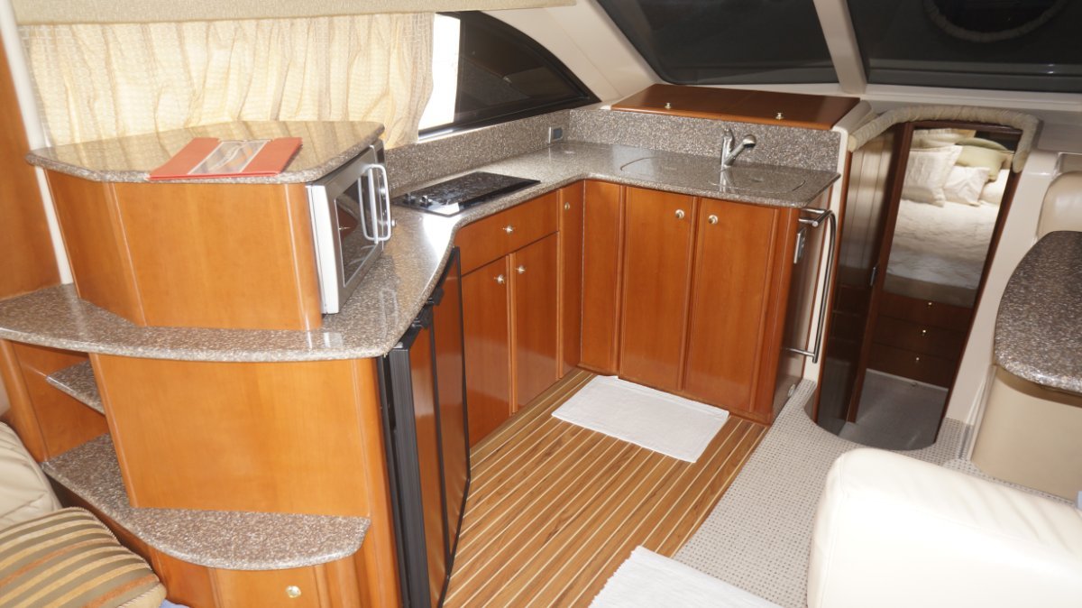 2005 MERIDIAN 411 FLYBRIDGE CRUISER