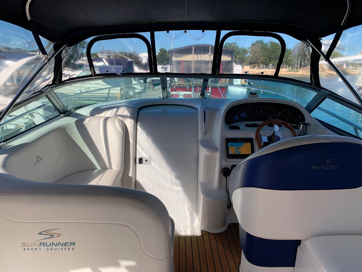 2006 SUNRUNNER 3300 SPORTS CRUISER