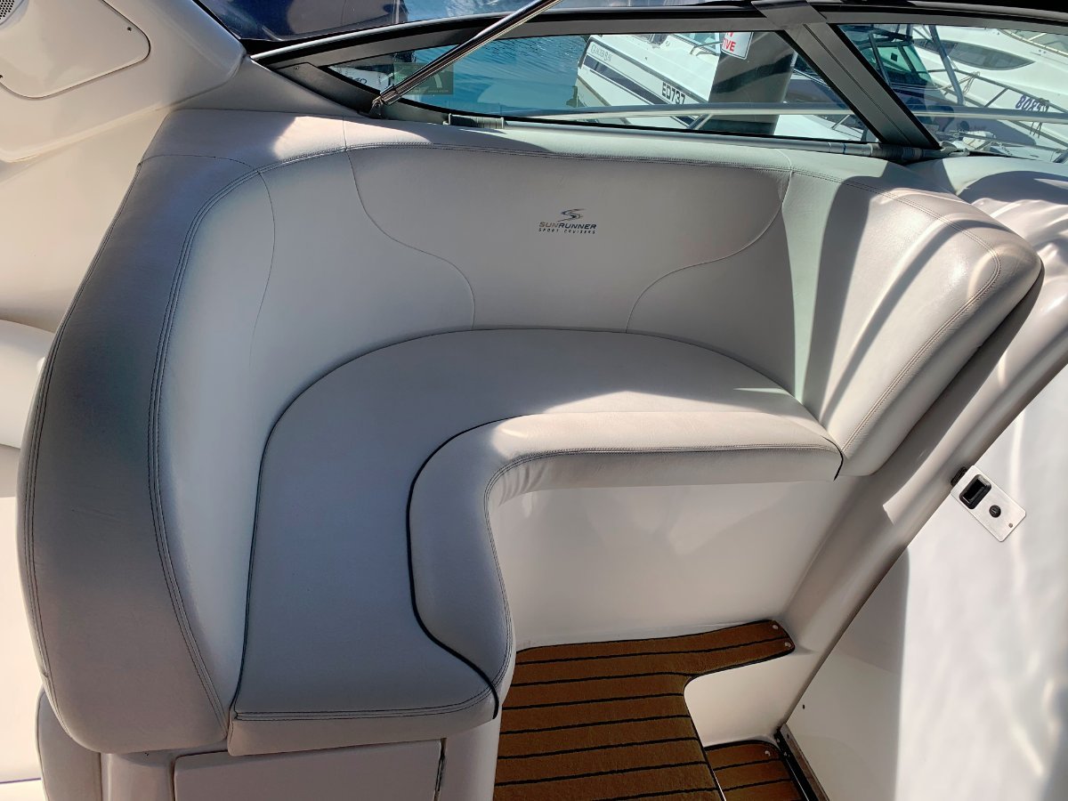 2006 SUNRUNNER 3300 SPORTS CRUISER